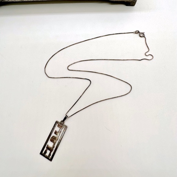 Vintage Silver Cartouche Pendant Necklace - Picture 13 of 14